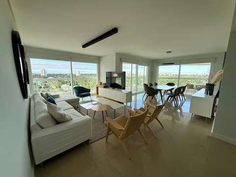 Luxury beachfront amenities Aquarela tower 2bdr+SU