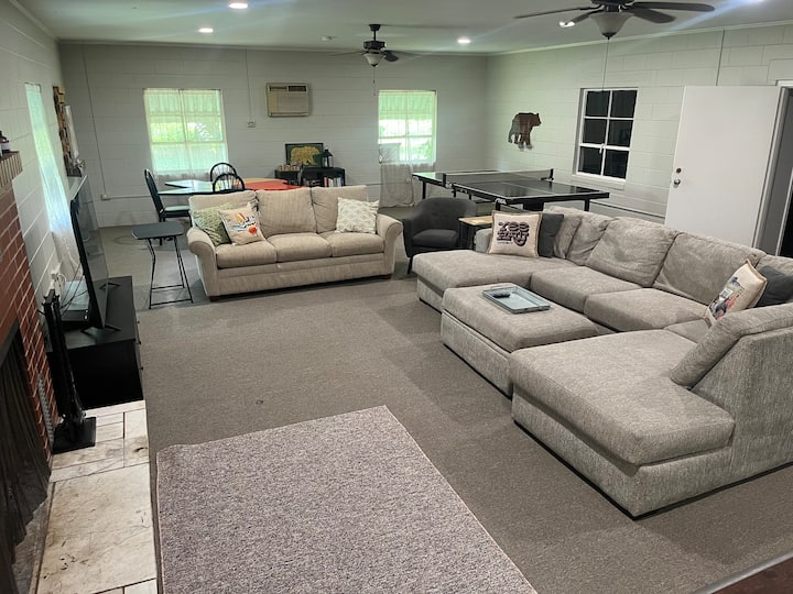 Twin Lakes Ranch House - Waco, TX