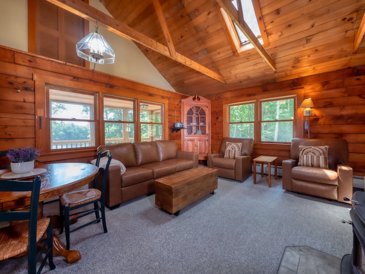 Secluded Rustic Lakeside Cabin - Perfect Escape - Nashua