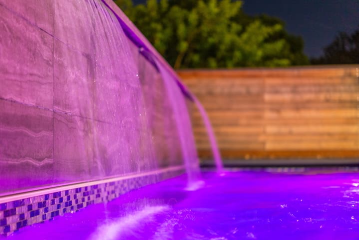 Lux Villa: Heated Pool, Sauna, & Gym