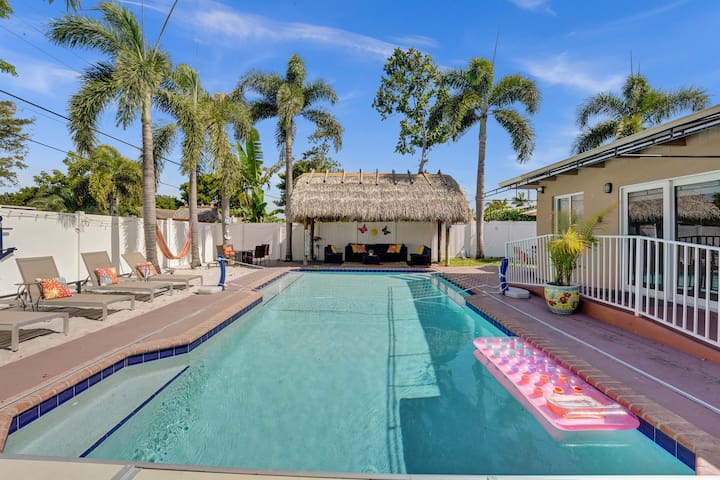 Beach Getaway w/Heated Pool, Firepit & Arcade Fun