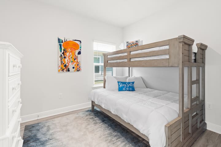 Светло и игриво – идеалното място за малки изследователи и мечтатели.