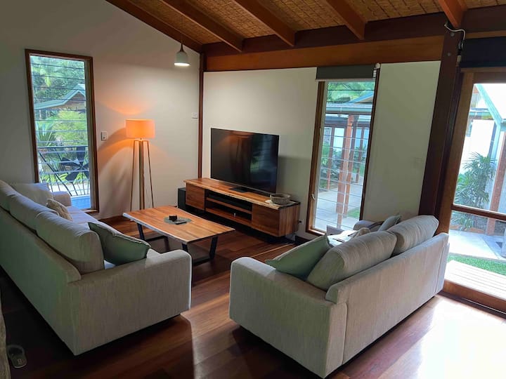 Luxurious Rainforest Lodge In Fnq - Innisfail, Australia