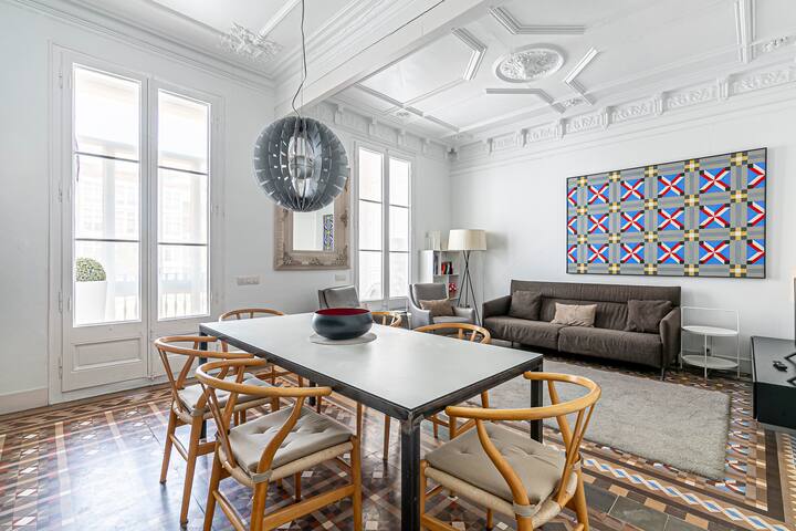 Paseo de gracia elegant apartment gallery image 5