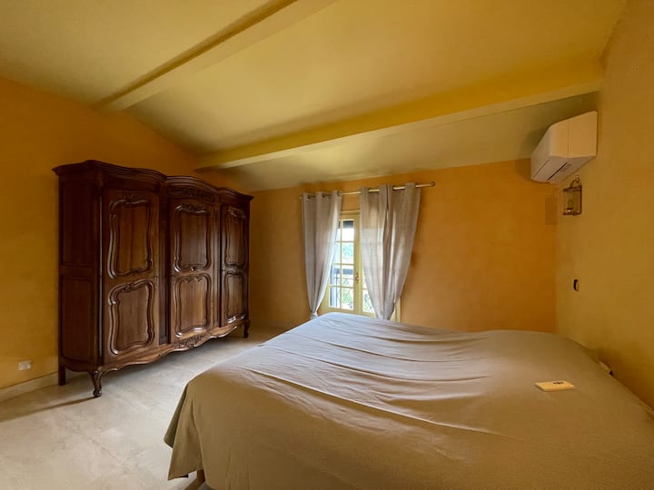 Chumba cha ghorofa ya 1