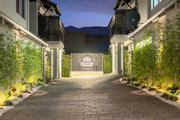 Equitice Winter Moonlight Villa gallery image 4