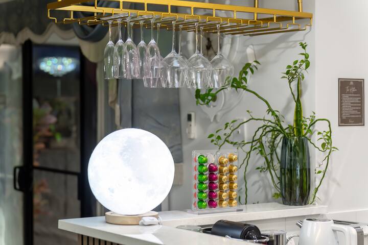 Equitice Winter Moonlight Villa gallery image 3