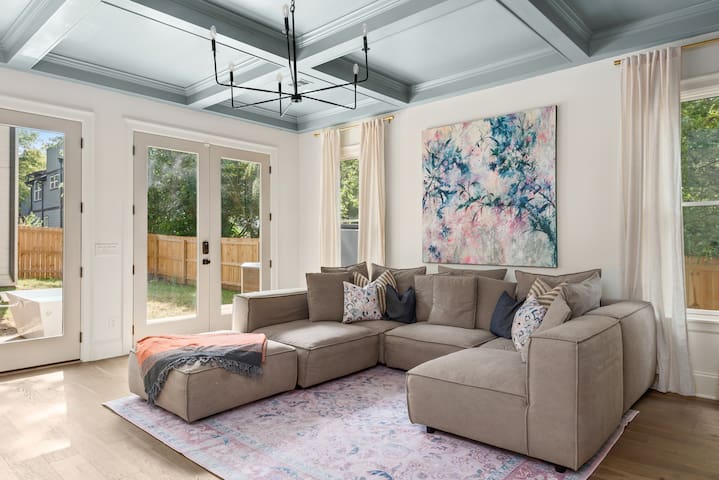 Nashville East *Hot Tub*