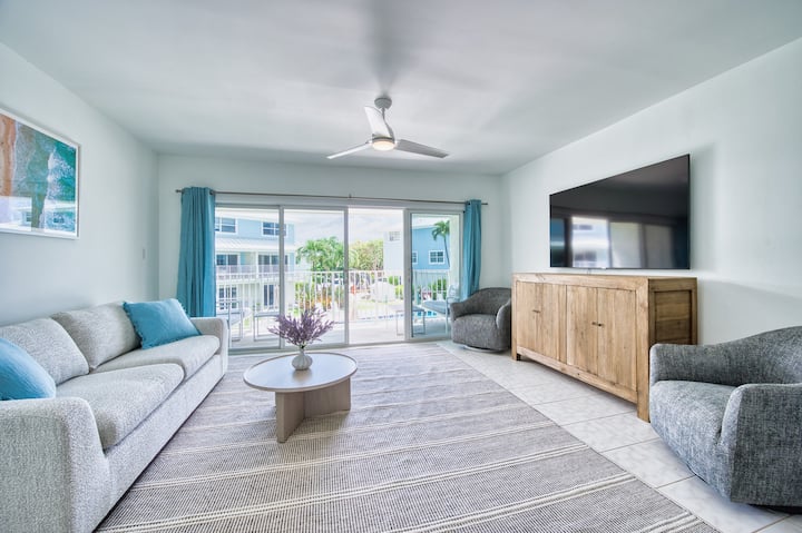 Beachfront 2br Seven Mile | Beach, Pool & Bbq - Cayman Islands