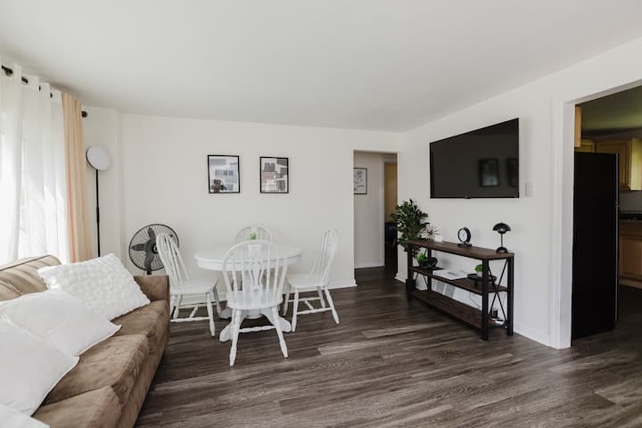 Newly Renovated 3br Right Near Campus - South Bend, IN