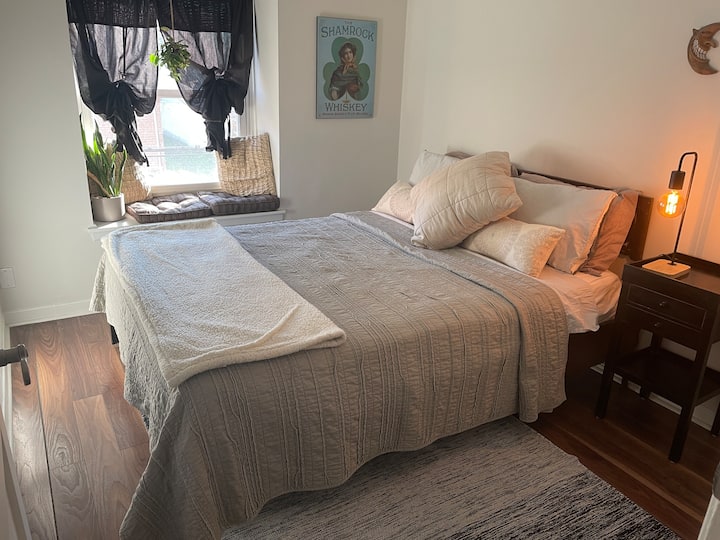 მე-2 სართულის საძინებელი