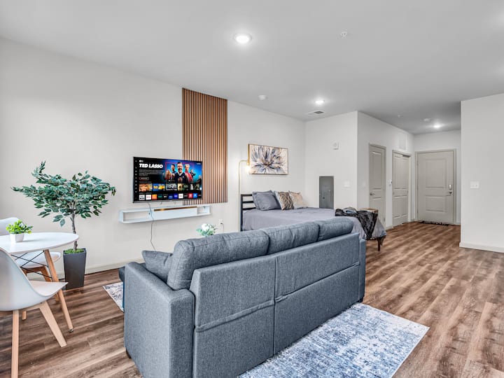 Family Friendly Studio + Free Parking Near Dt - Indianápolis