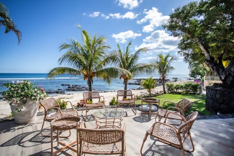 SugarBeach Seafront Villa - Direct Beach Access