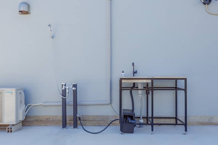 温水屋外シャワーあり。