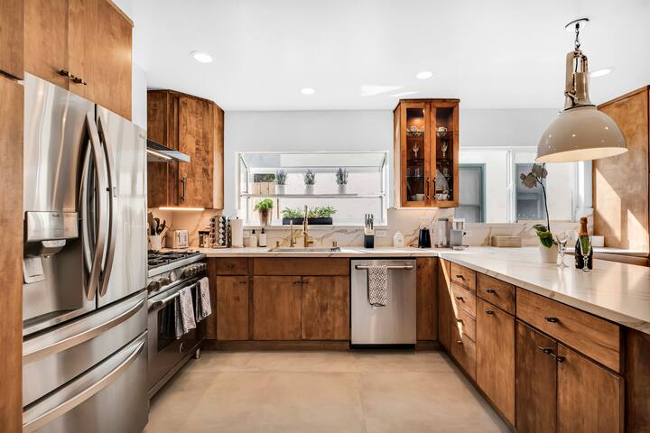 Belmont Shore Luxury Villa gallery image 5