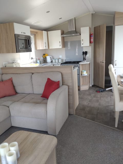 Popular Airbnb listing: Stargazer in Newbiggin By The Sea