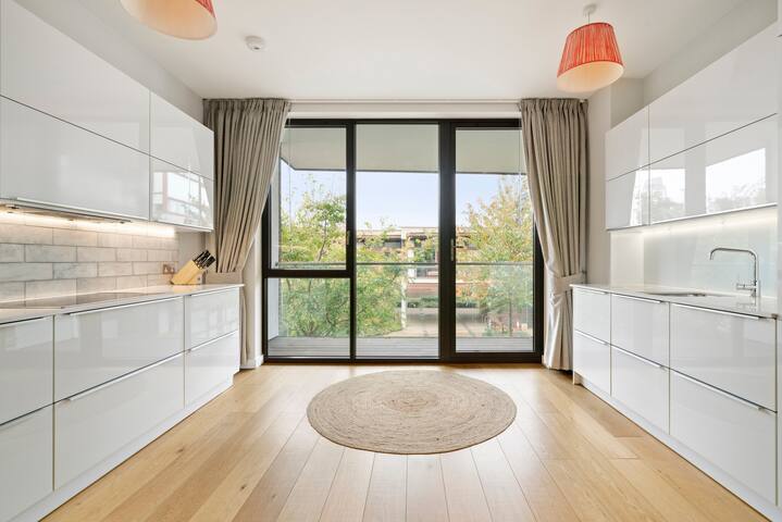 Central Zone 1 | Quiet & Modern 2BR 2BA Home gallery image 5