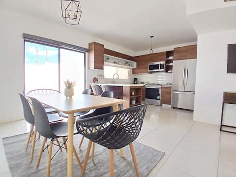 House in Exclusive Sector