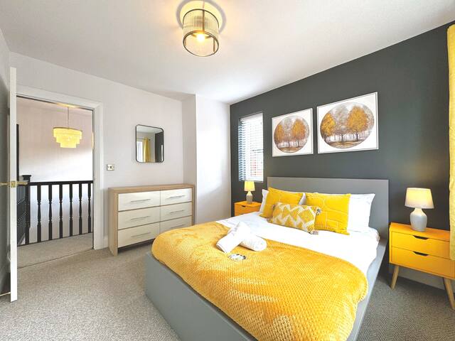 Bright 5 Bedroom House in Didsbury, Manchester gallery image 3