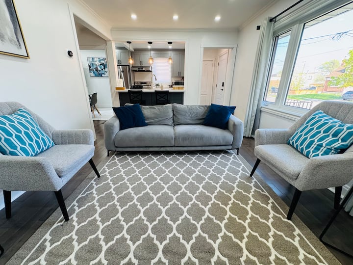 Charming Weston Village Retreat - 256