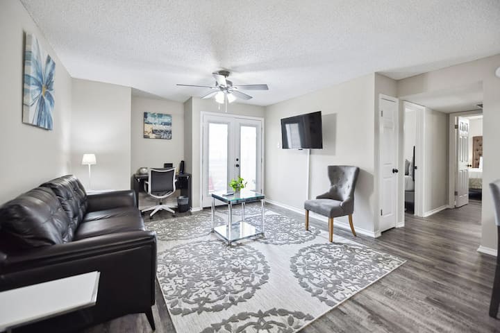 I041 – W. Cup 18 Min To At&t | Sleeps 4 | Parking - Dallas/Fort Worth Airport (DFW)