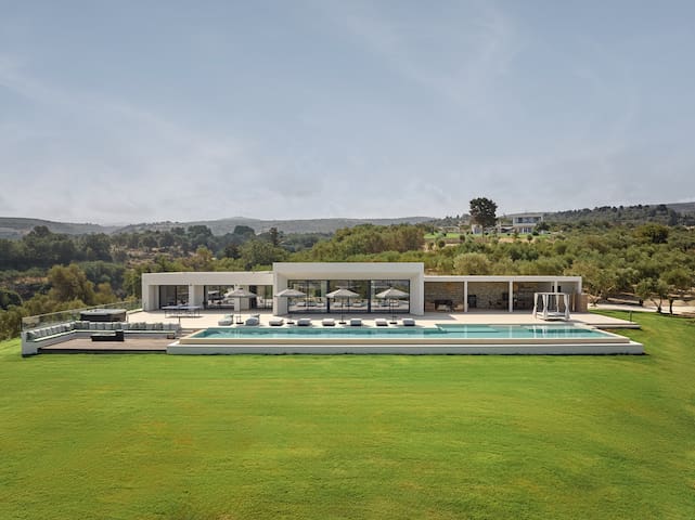 Gavras Exclusive Villa II, Pool & Heated Whirlpool