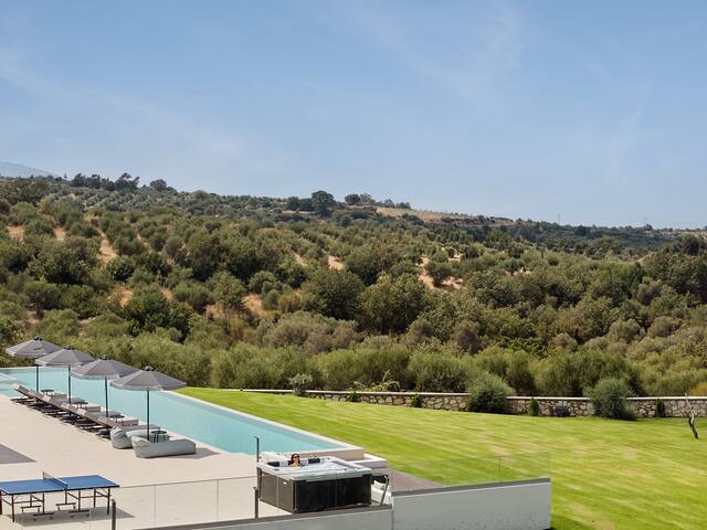 Gavras Exclusive Villa II, Pool & Heated Whirlpool gallery image 5