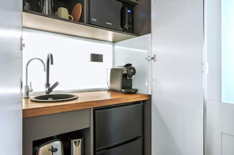 Successful Airbnb property: Elegant, Airy Studio by Leicester Square in City Of Westminster