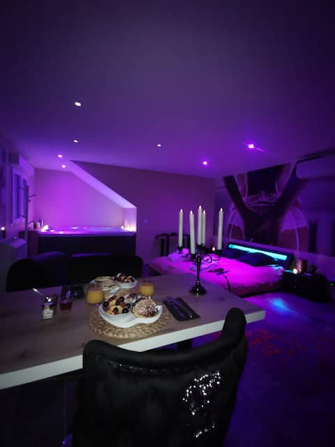 The LOVE ROOM sensual interlude