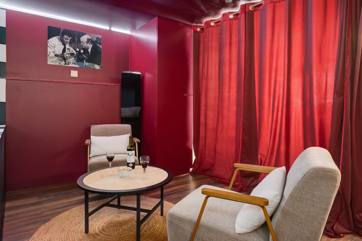 Top Airbnb: Premium Cinema Room with Spa and Private Garden à Nancy