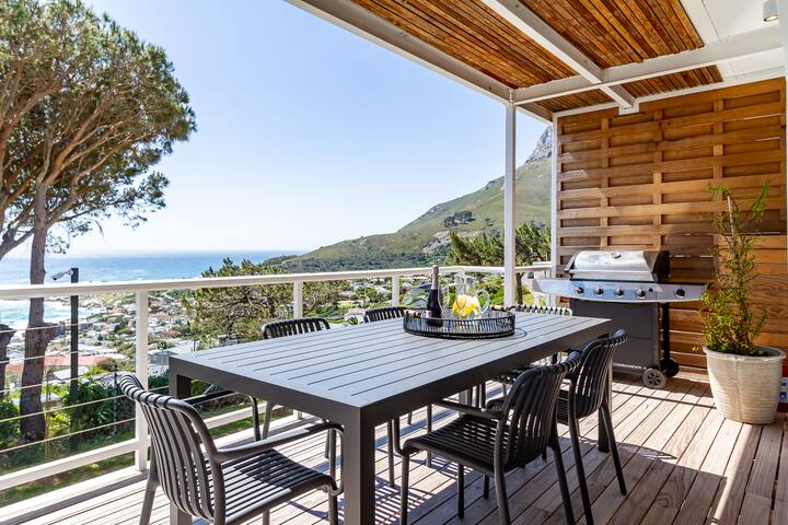 Stylish Home With Ocean & Mountain Views gallery image 2