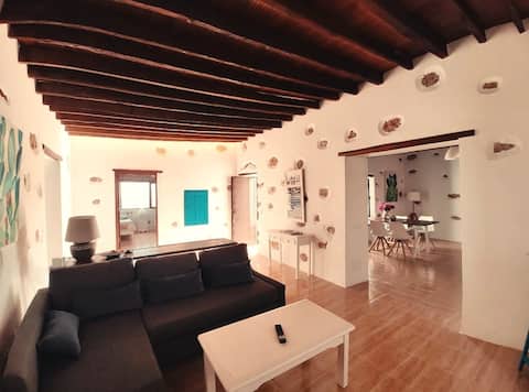 Top Airbnb: Ideal for Exploring with a Volcano View • Typical House en Antigua