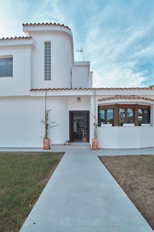 Entire home with 5 bedrooms in Conil De La Frontera - Casa Tio Pa/Villa Roche