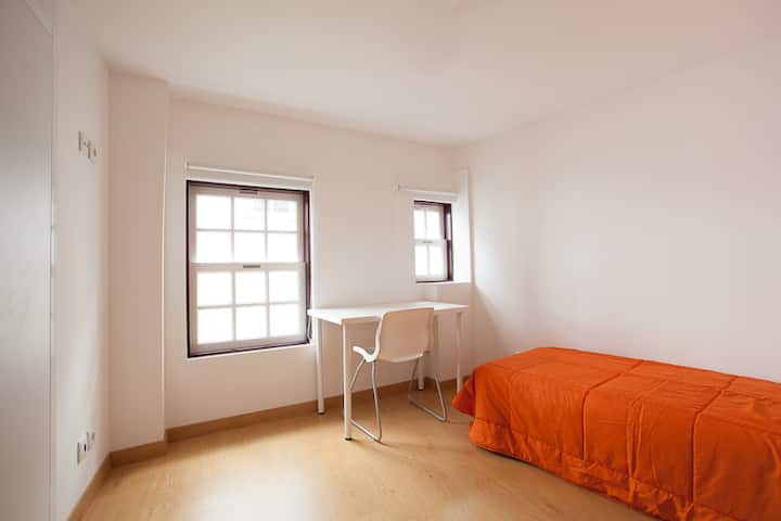 Bedroom W/private Wc At City Center - Coimbre, Portugal