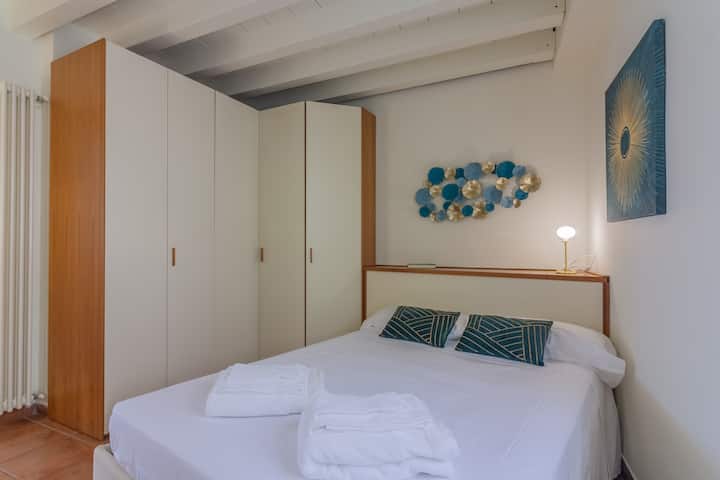 Леглото е френско