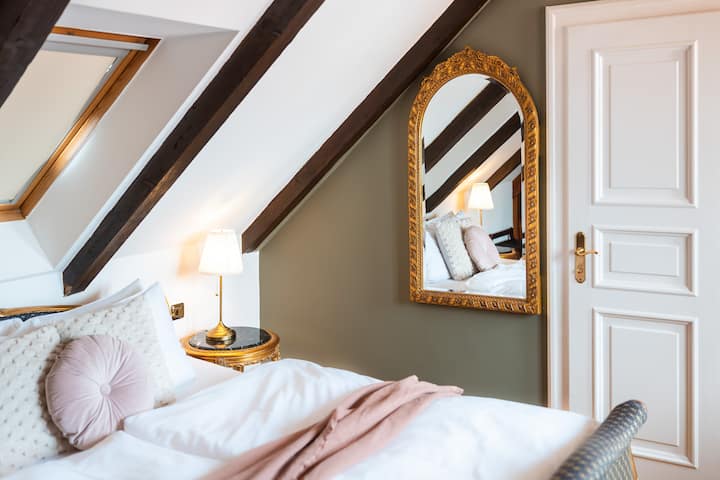  غرفة نوم مريحة ومريحة لإقامة مريحة.