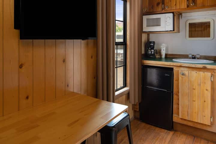 Deluxe 2 Person Cabin Rental In Moab Resort - 拱門國家公園
