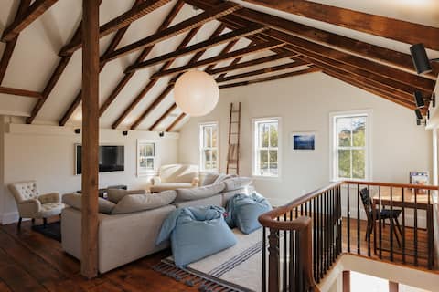 Charming and Chic Home + Hot Tub