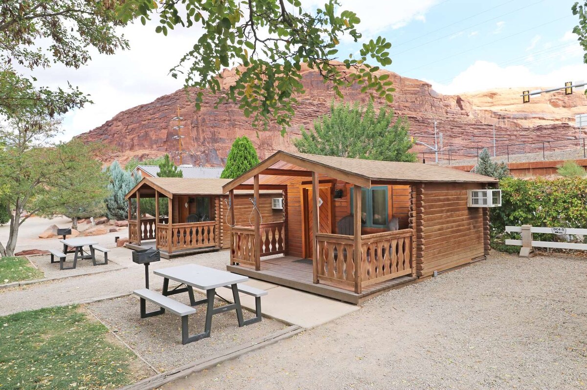 Deluxe 4 Person Cabin Rental in Moab Resort in Moab, Utah, United ... - High End Off Grid Cabins Near Moab