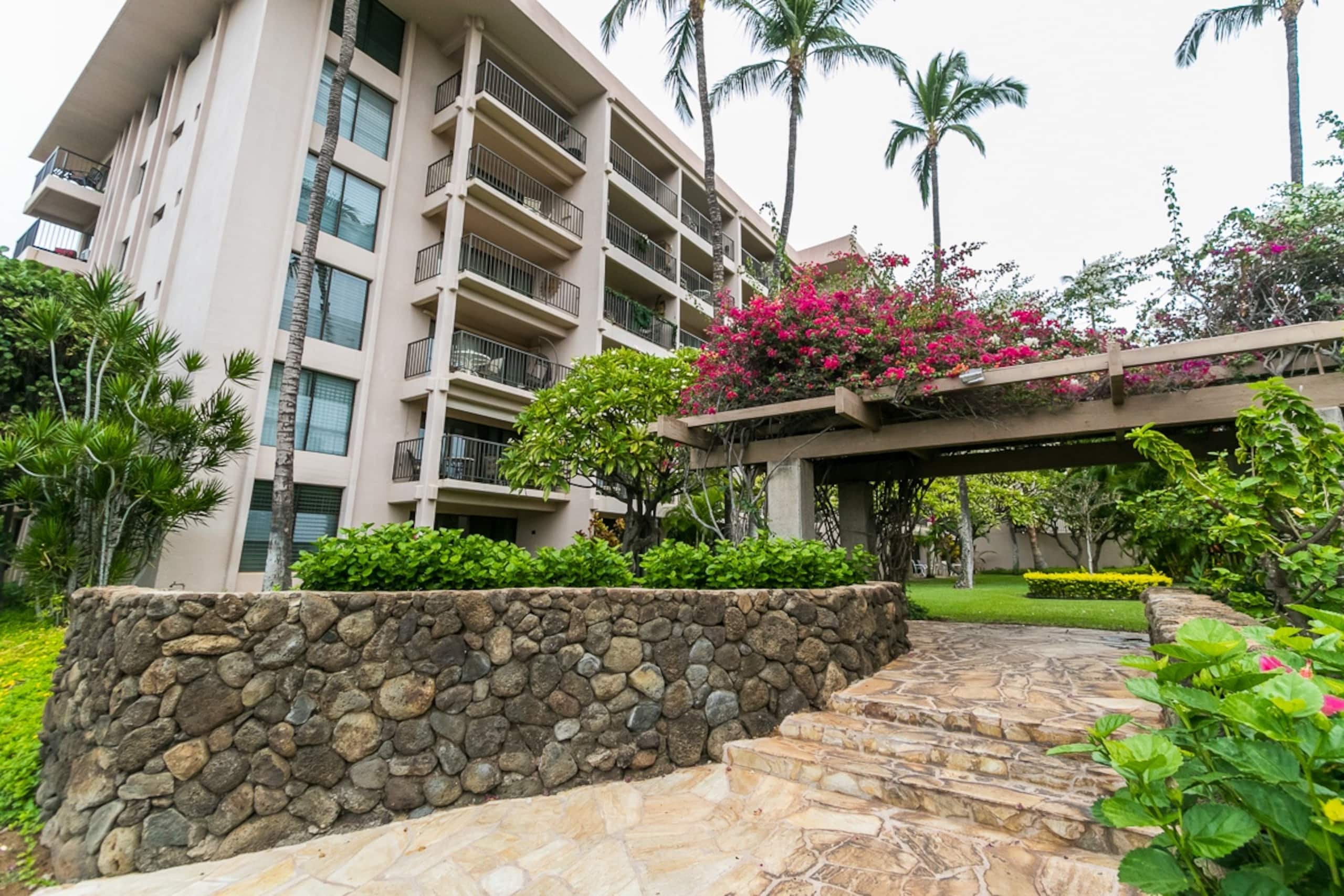Condo in Kihei · ★4.75 · 2 bedrooms · 3 beds · 2 private baths - Image 32