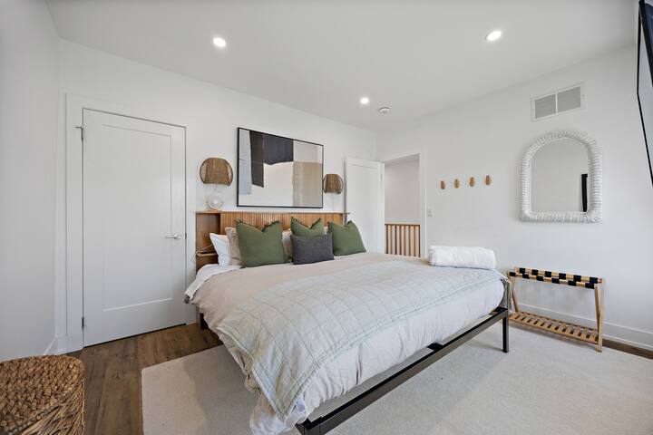 Designer Loft on Queen W | 10ft Ceilings, Parking gallery image 2