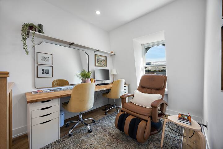 Designer Loft on Queen W | 10ft Ceilings, Parking gallery image 4