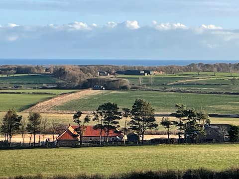 5* luxury & space with superb views. Dog friendly.