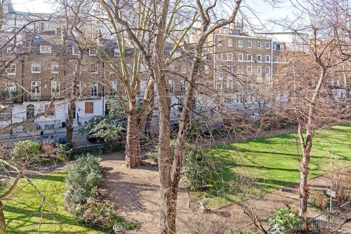 Knightsbridge Charming Duplex Two Bedroom Flat gallery image 4