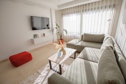 Top Airbnb: Premium 2 bedrooms Gauthier | Parking & FIBER WiFi in Arrondissement De Sidi Belyout ⵜⴰⴳⵥⵥⵓⵎⵜ ⵏ ⵙⵉⴷⵉ ⴱⵍⵢⵓⵟ مقاطعة سيدي بليوط