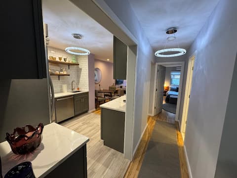 Modern One bedroom with Private Yard