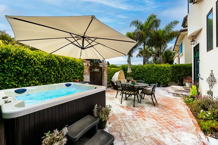 La Jolla Beach House. 2 Minute Walk to the Beach! gallery image 4