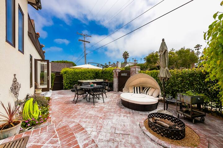 La Jolla Beach House. 2 Minute Walk to the Beach! gallery image 3