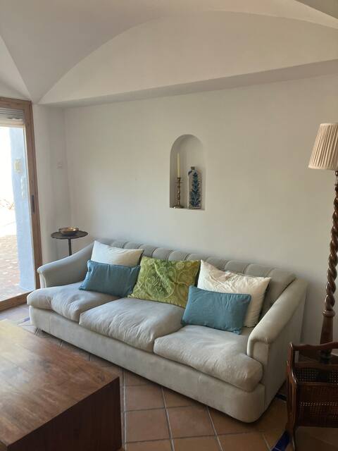 Propiedad de Airbnb exitosa: Stylish villa with beautiful mountain views en Órgiva