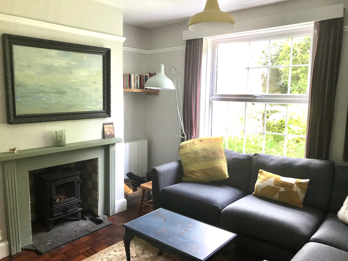 Top performing Airbnb: Artists' House with sea views in St. Just